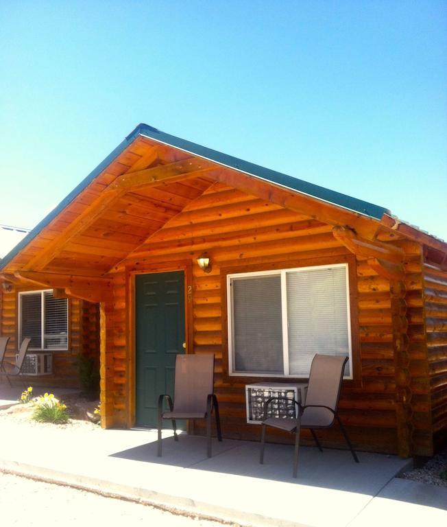 Bryce Canyon Inn Cabins Tropic Exterior photo